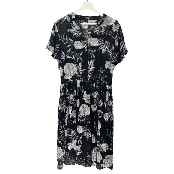 Forcast Australia Black Flutter Sleeve floral Dress Size 12 - Picture 2 of 8